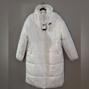 NWTs - Nike Sportswear Women's Classic Puffer Parka